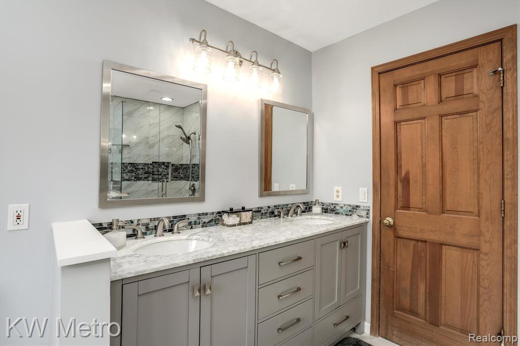 1372 Sherborn Court Rochester Hills, MI 48306 - Photo 22 of 48