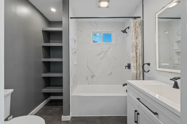 $359,000 | 325 Middle Road, Sabattus, ME 04280