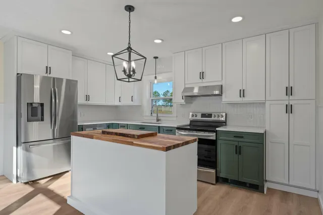 $359,000 | 325 Middle Road, Sabattus, ME 04280