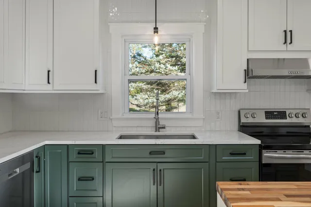 $359,000 | 325 Middle Road, Sabattus, ME 04280