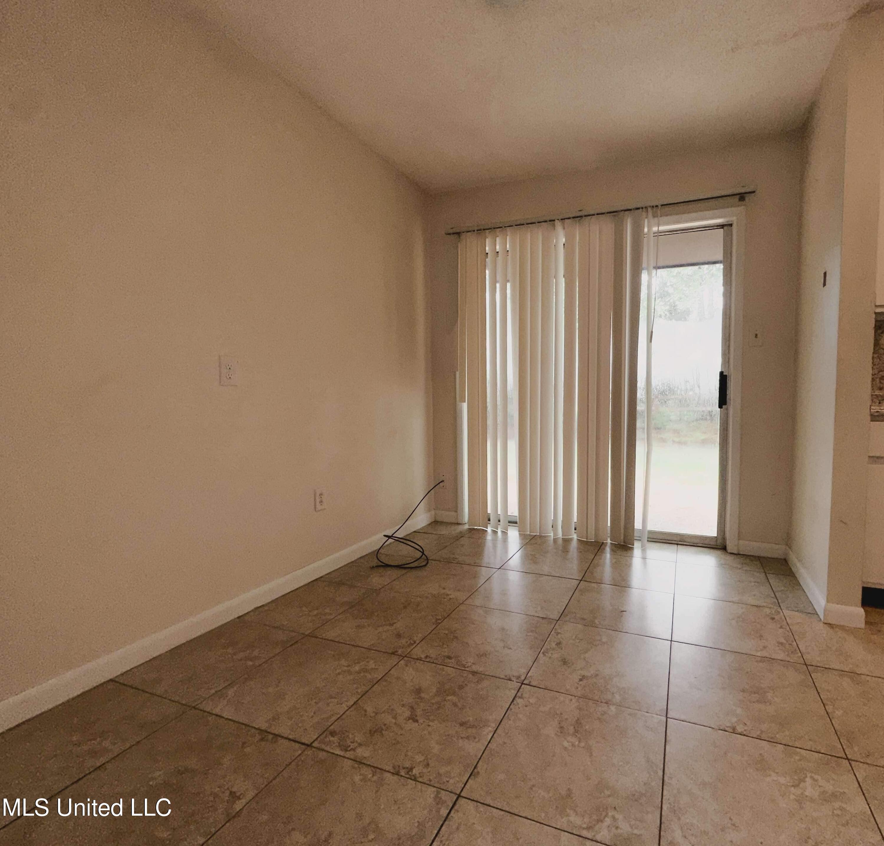 2231 Springwood Road Gautier, MS 39553 - Photo 11 of 27 IMG_5563