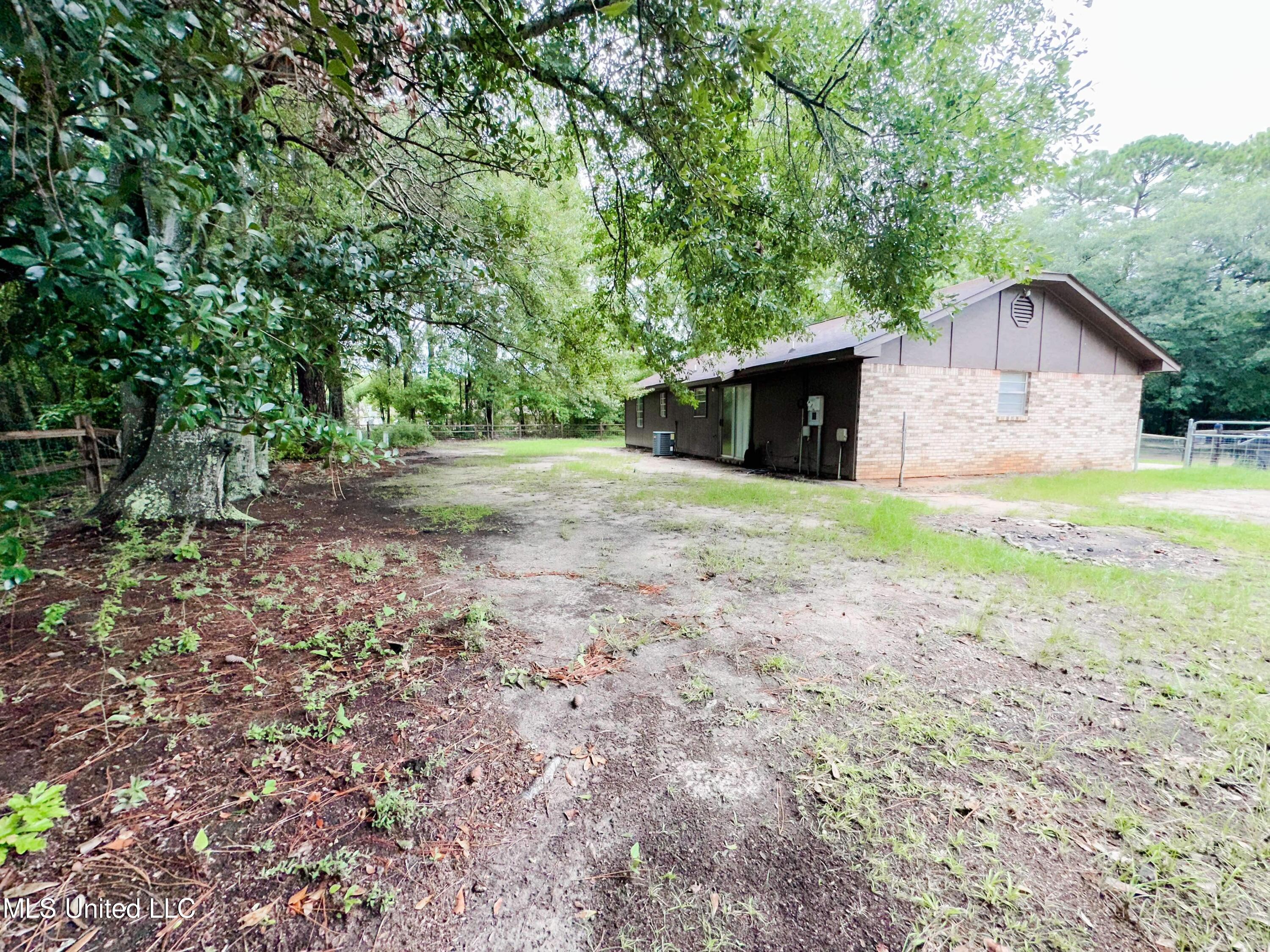 2231 Springwood Road Gautier, MS 39553 - Photo 4 of 27 IMG_5554