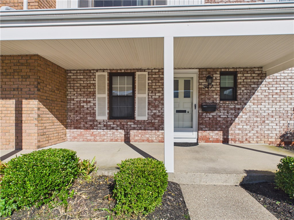 547 French Road Brighton, NY 14618 - Photo 4 of 36 Gallery Image 4