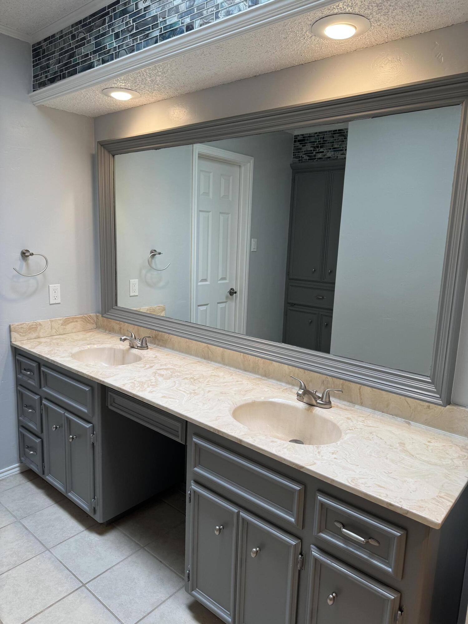 3512 97th Street Lubbock, TX 79423 - Photo 11 of 37 IMG_4139