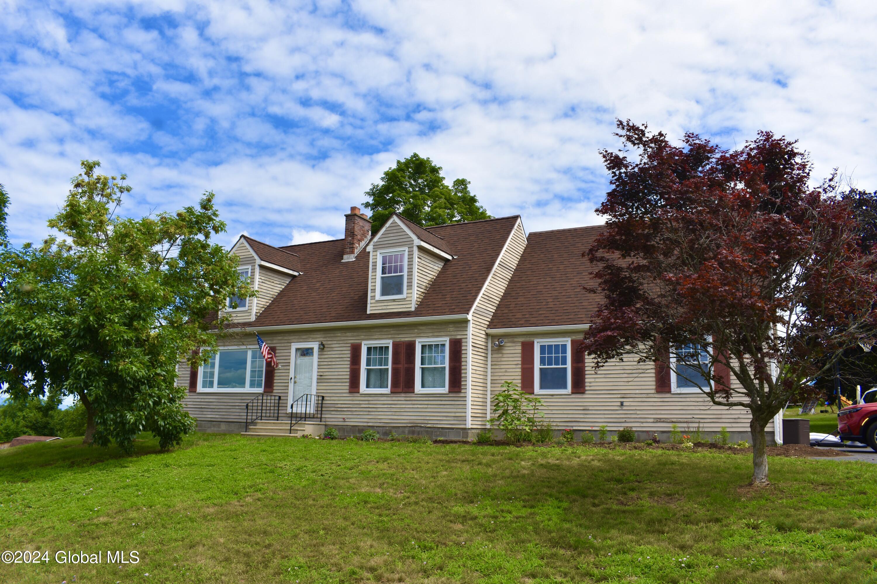 107 County Rte 44 Fort Edward, NY 12828 - Photo 5 of 38 DSC_0051