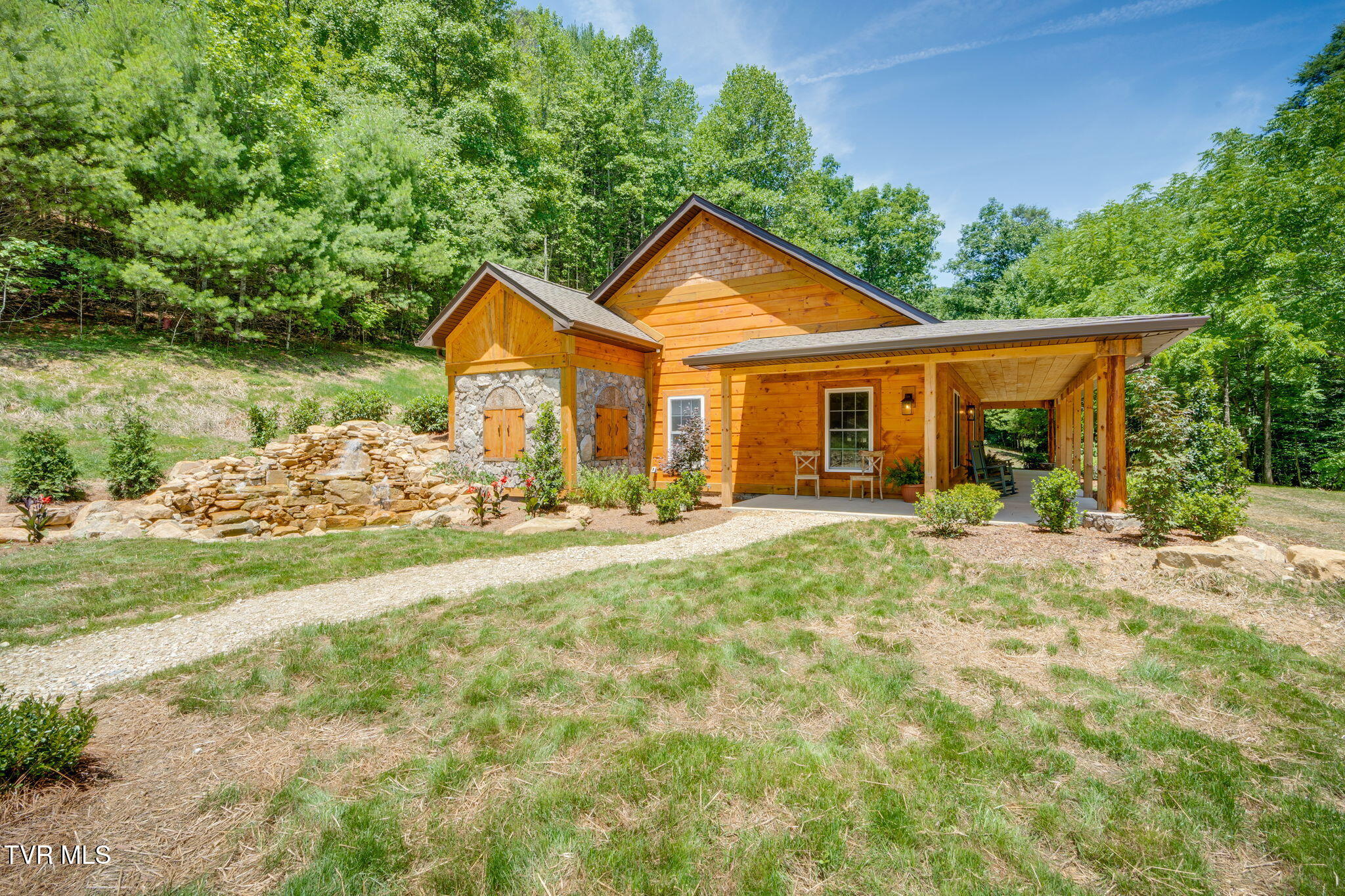 505 Scott Street Butler, TN 37640 - Photo 3 of 35 002
