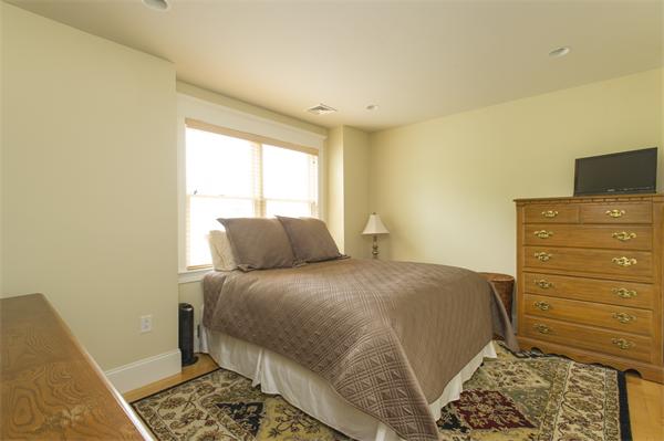 130 West 3rd Street Boston, MA 02127 - Photo 6 of 14