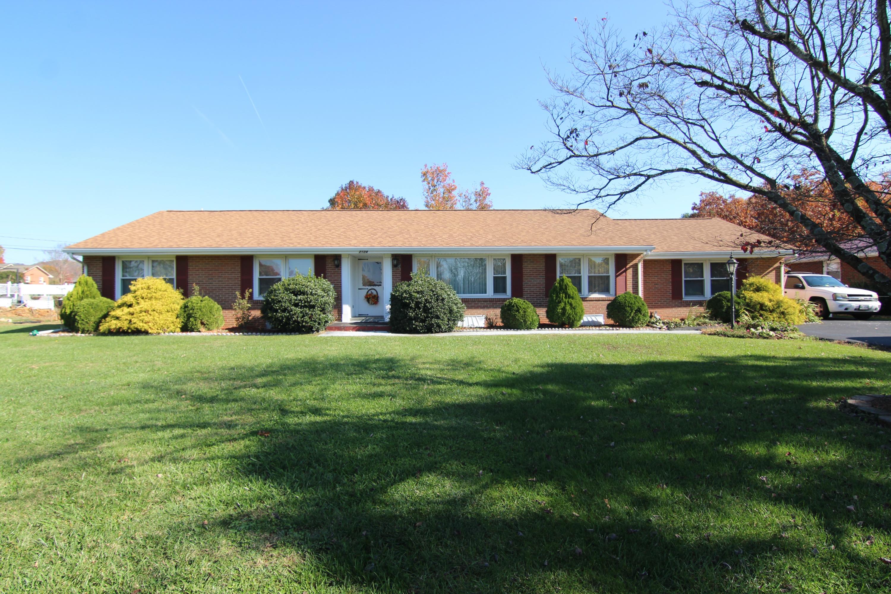 2124 Feather Road Vinton, VA 24179 - Photo 1 of 59 2124 FfEATHER RD