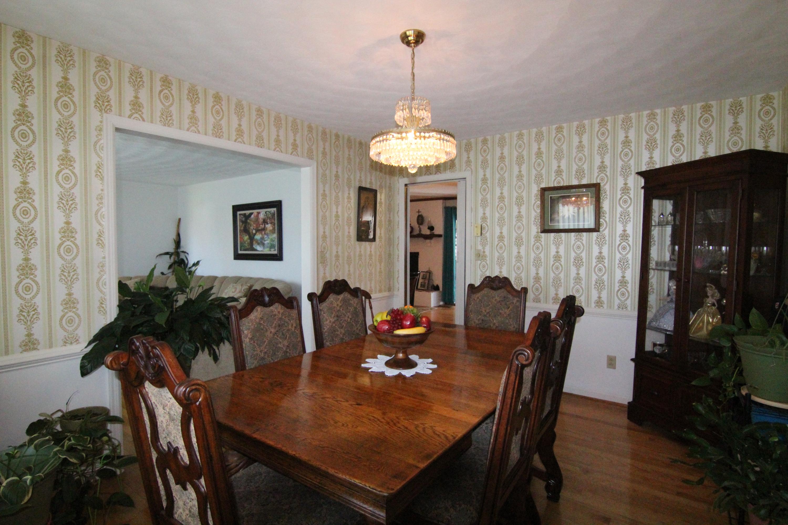 2124 Feather Road Vinton, VA 24179 - Photo 11 of 59 IMG_6629