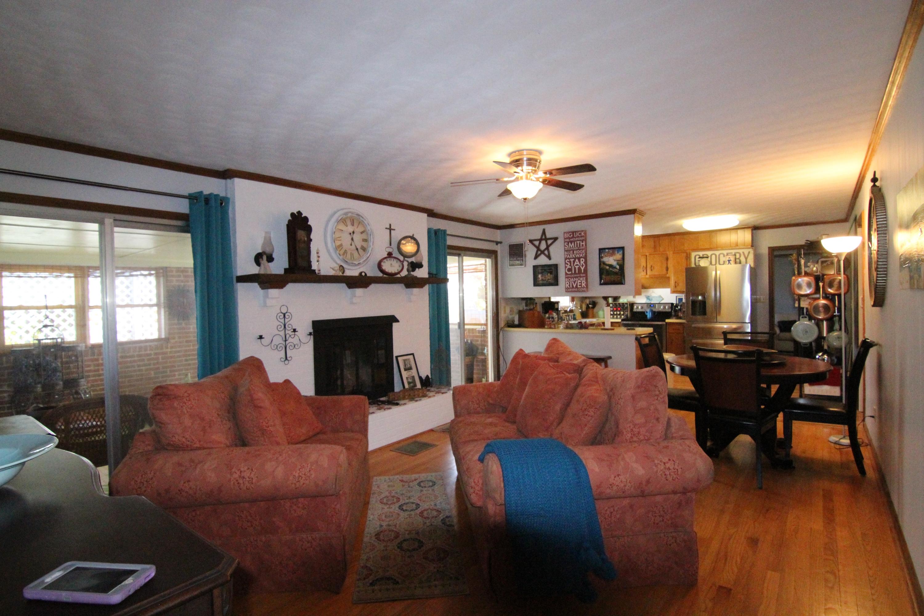 2124 Feather Road Vinton, VA 24179 - Photo 12 of 59 IMG_6632