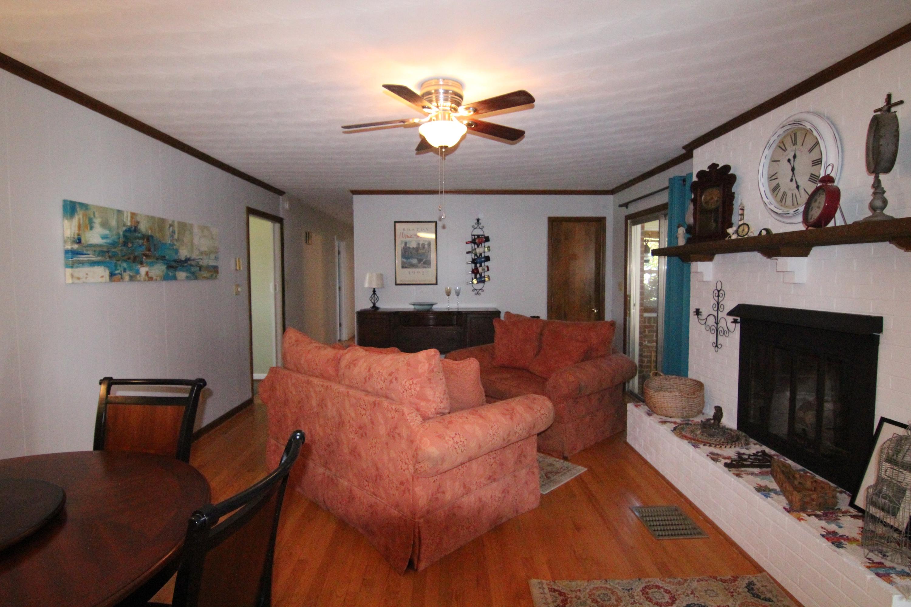 2124 Feather Road Vinton, VA 24179 - Photo 14 of 59 IMG_6642