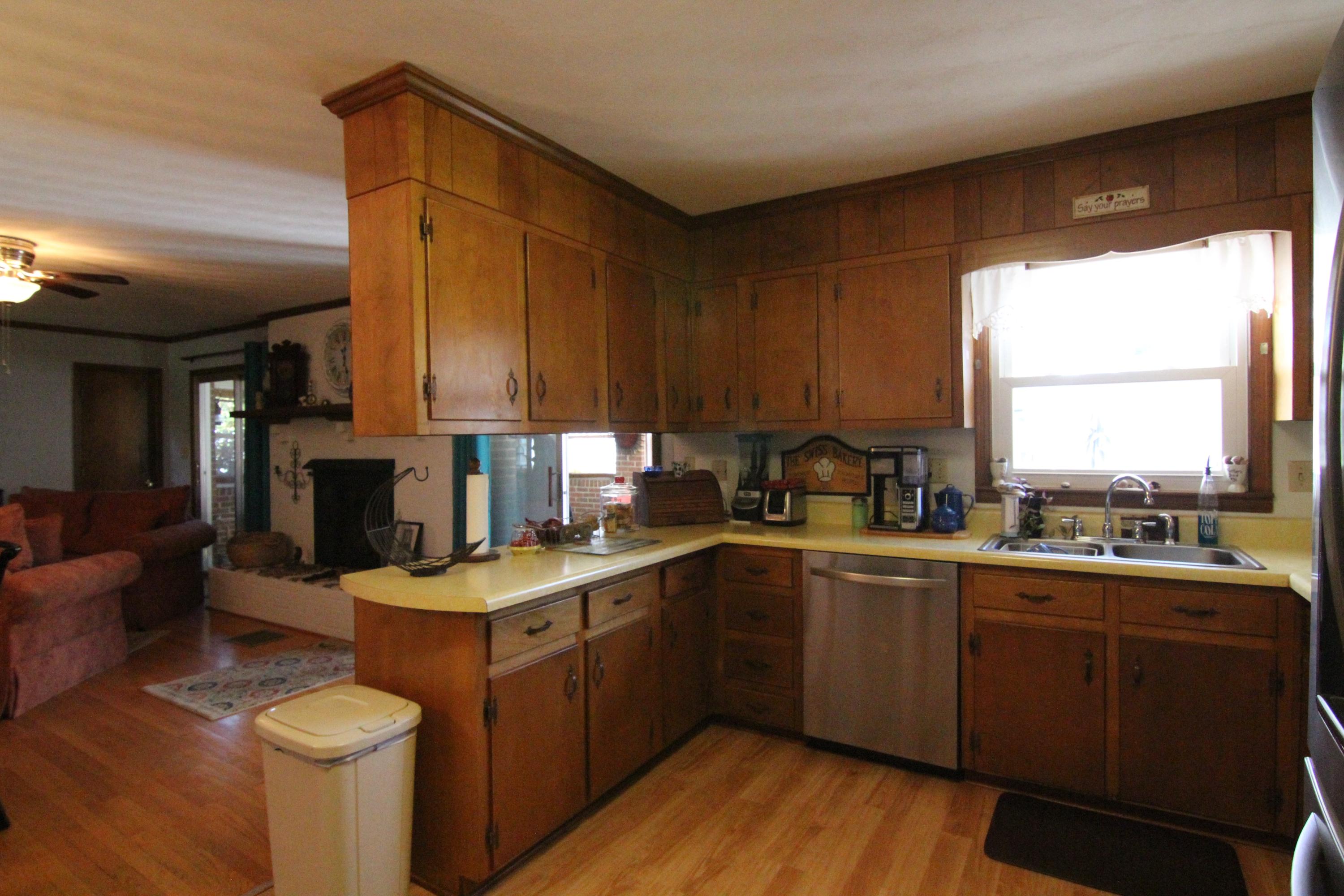 2124 Feather Road Vinton, VA 24179 - Photo 18 of 59 IMG_6648