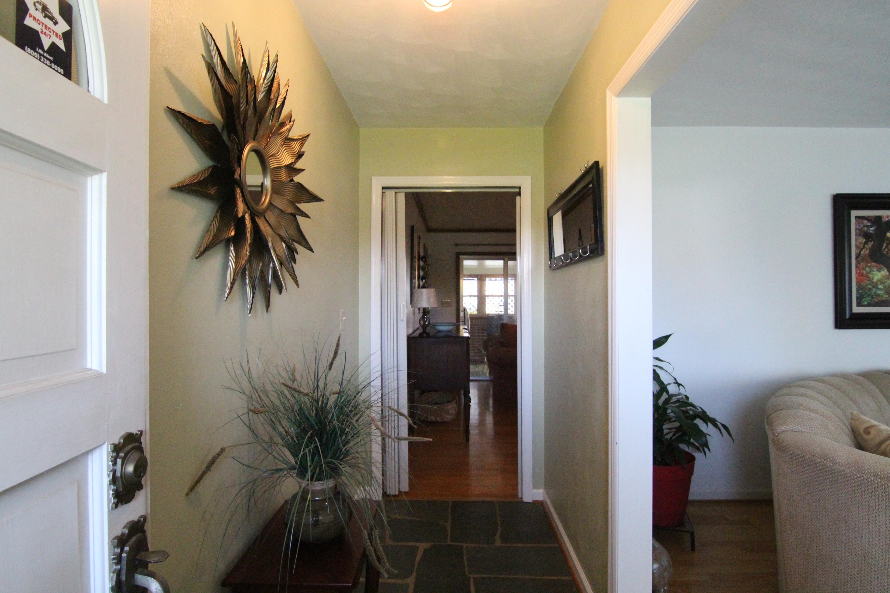 2124 Feather Road Vinton, VA 24179 - Photo 4 of 59 IMG_6622