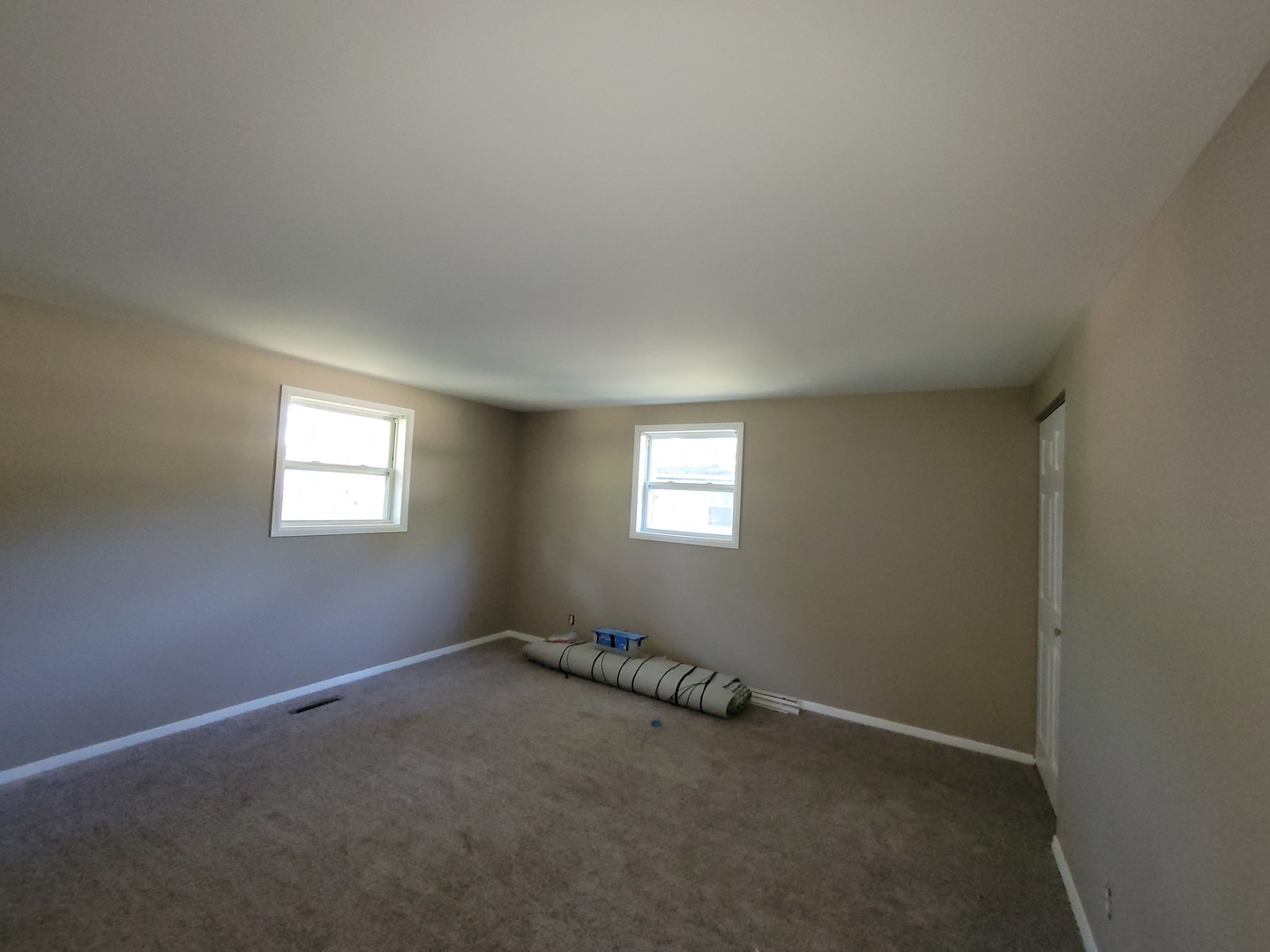 1411 Kings Road Carpentersville, IL 60110 - Photo 4 of 8