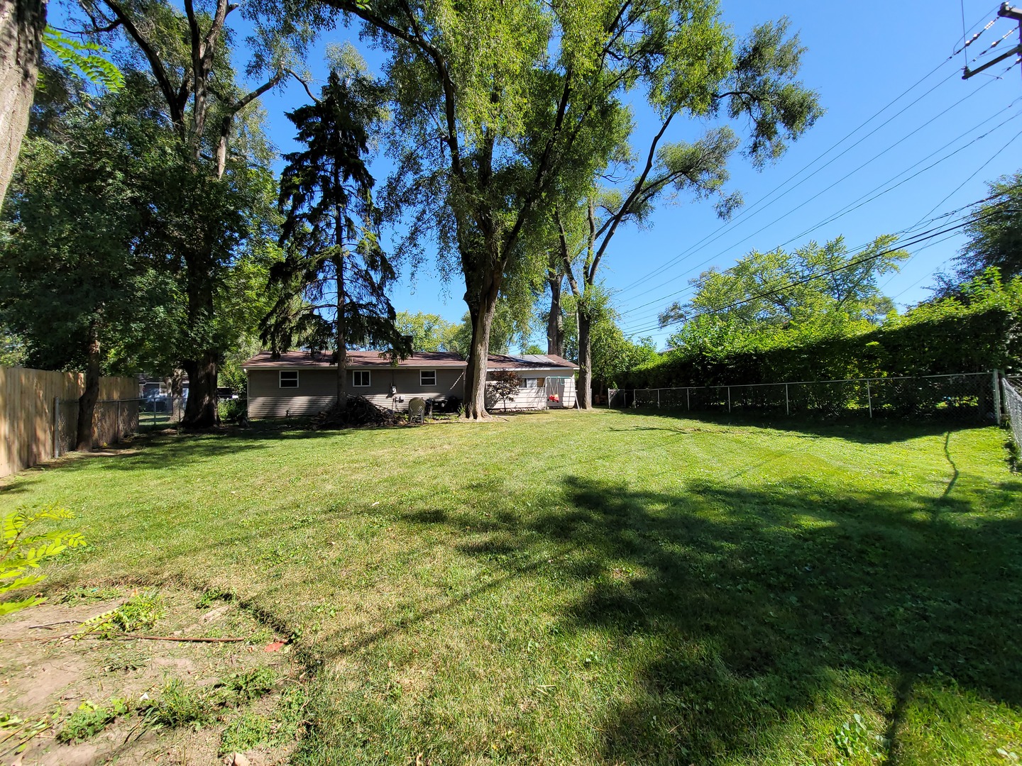 1411 Kings Road Carpentersville, IL 60110 - Photo 8 of 8