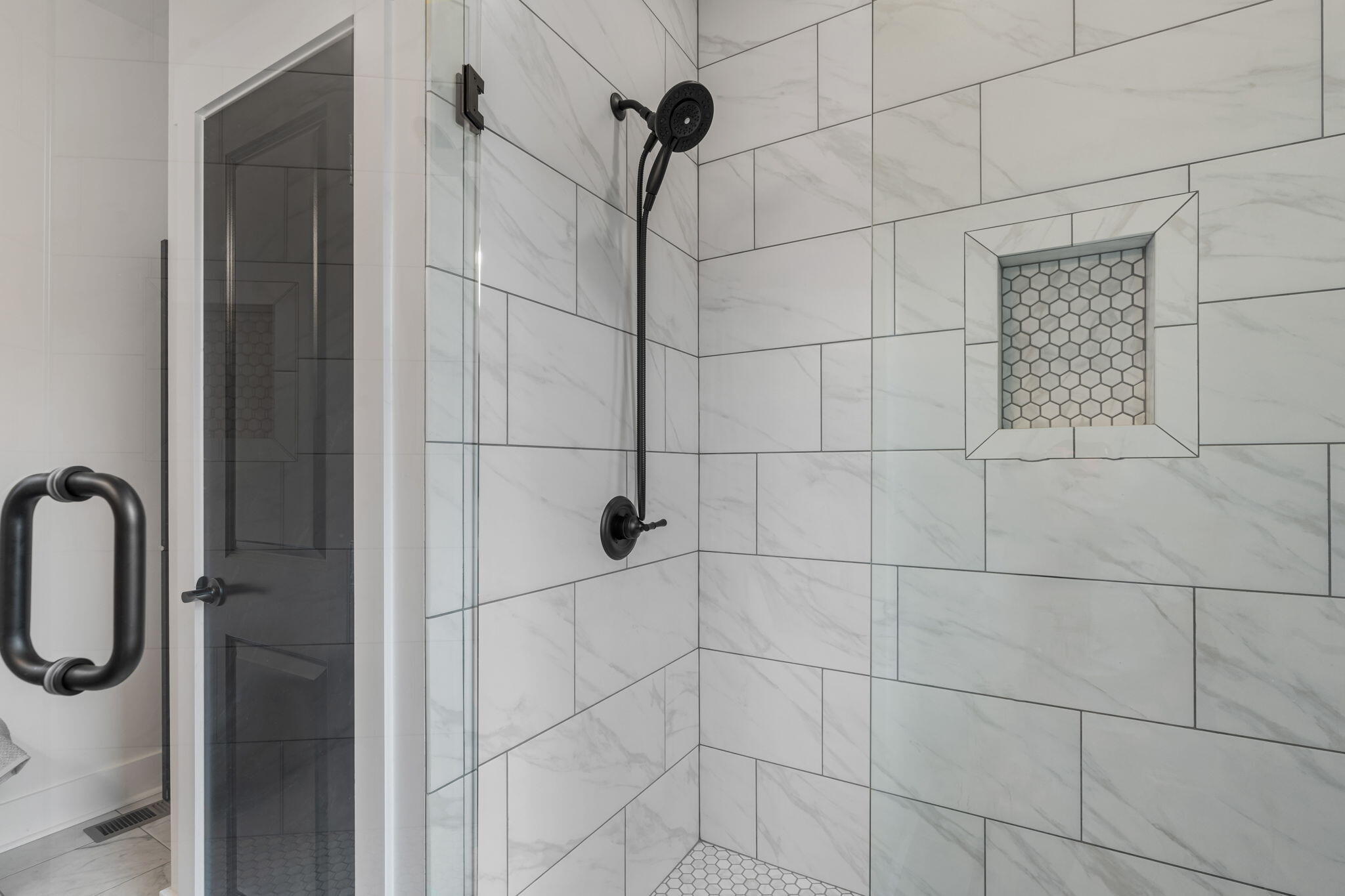 1105 Elm Street Dunlap, TN 37327 - Photo 22 of 34 Master Bath