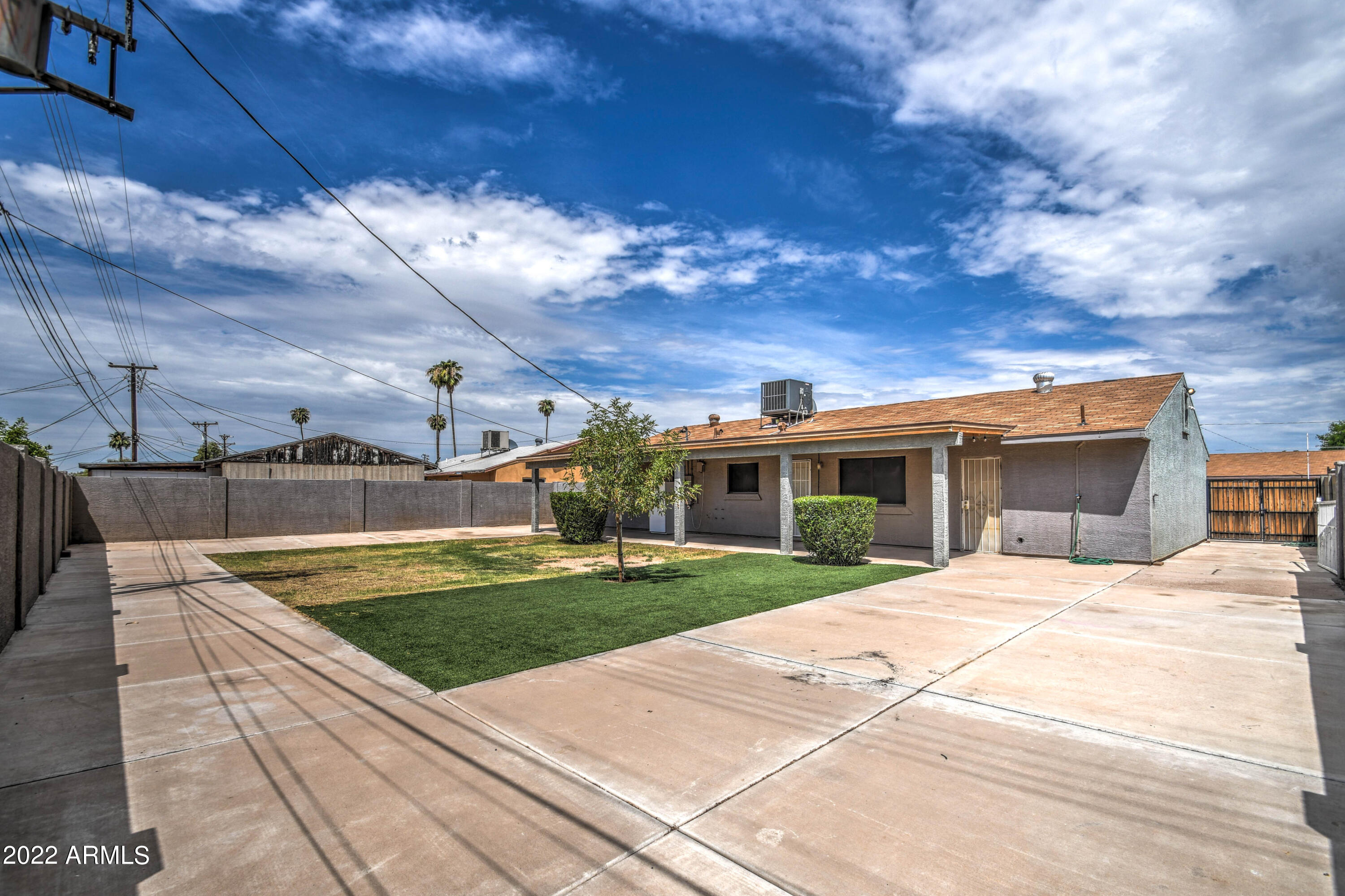 6221 West Monterey Way Phoenix, AZ 85033 - Photo 18 of 19 REAR 3