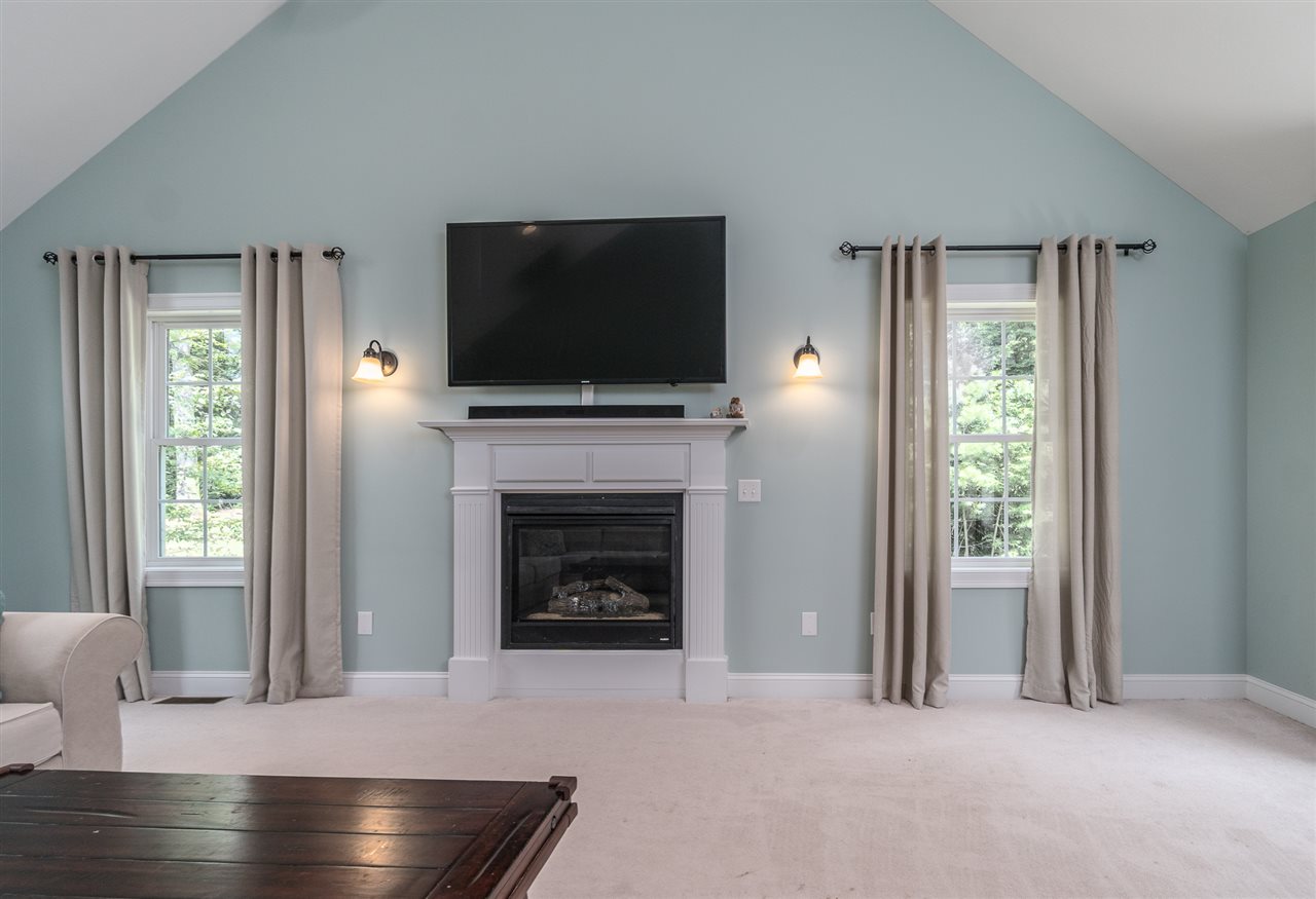 64 Phillips Pond Road Sandown, NH 03873 - Photo 8 of 40