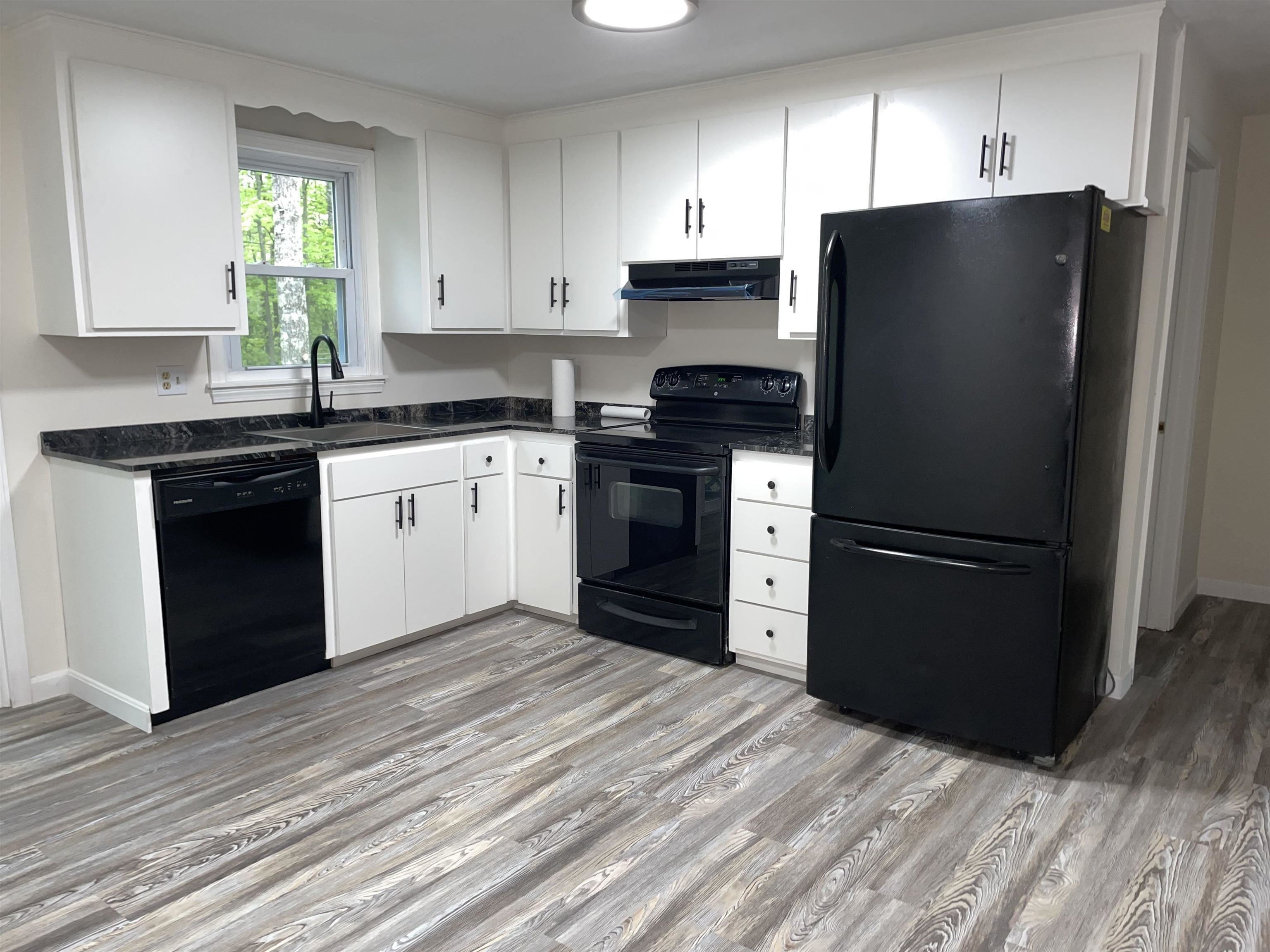 30 Emerald Drive, Unit L Derry, NH 03038 - Photo 3 of 12