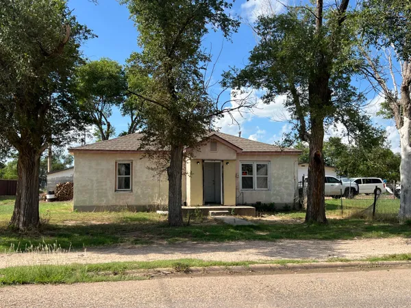 $42,500 | 226 East 3rd Street, Stinnett, TX 79083