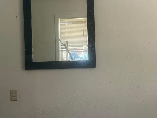 $42,500 | 226 East 3rd Street, Stinnett, TX 79083