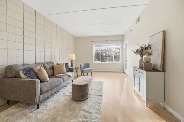 $259,900 | 400 North Richmond Street, Unit 323, Appleton, WI 54911