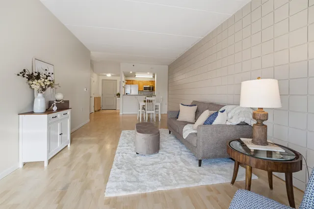 $259,900 | 400 North Richmond Street, Unit 323, Appleton, WI 54911