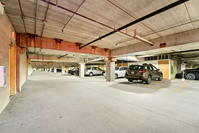 $259,900 | 400 North Richmond Street, Unit 323, Appleton, WI 54911