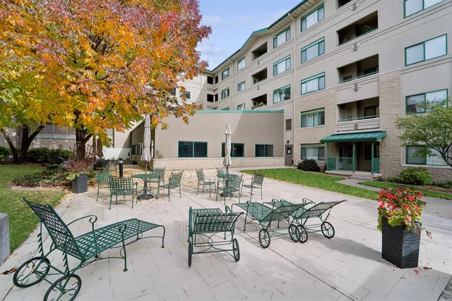 $259,900 | 400 North Richmond Street, Unit 323, Appleton, WI 54911