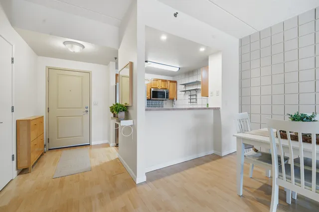 $259,900 | 400 North Richmond Street, Unit 323, Appleton, WI 54911