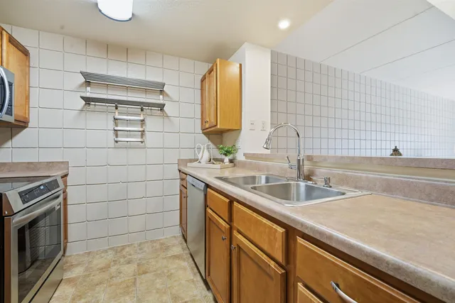 $259,900 | 400 North Richmond Street, Unit 323, Appleton, WI 54911