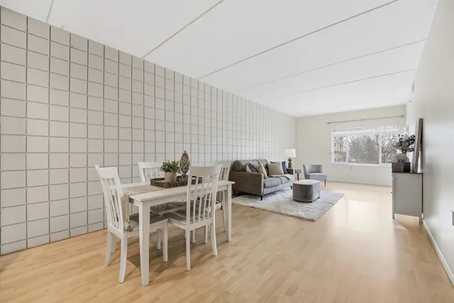 $259,900 | 400 North Richmond Street, Unit 323, Appleton, WI 54911