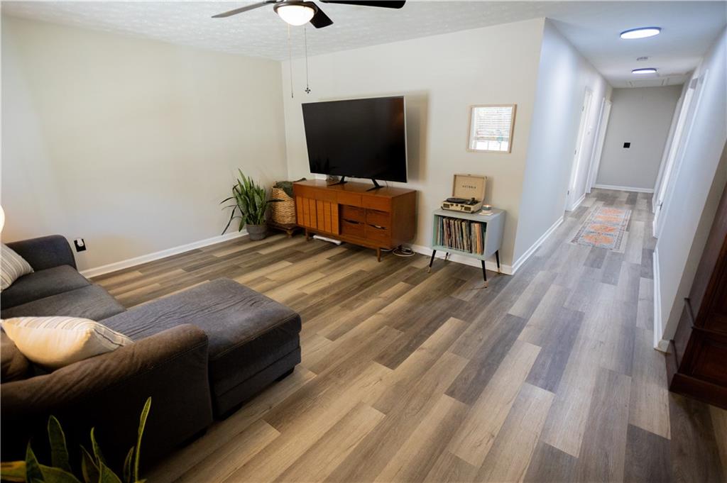 320 Harris Street Monroe, GA 30655 - Photo 4 of 32