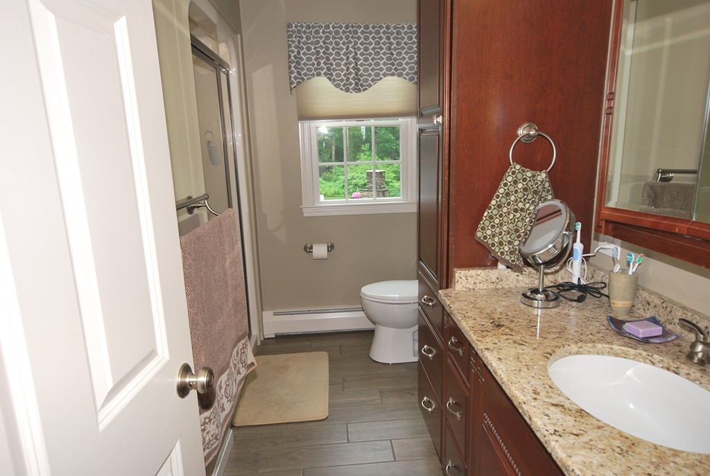 25 Walnut Street Rutland, MA 01543 - Photo 13 of 30