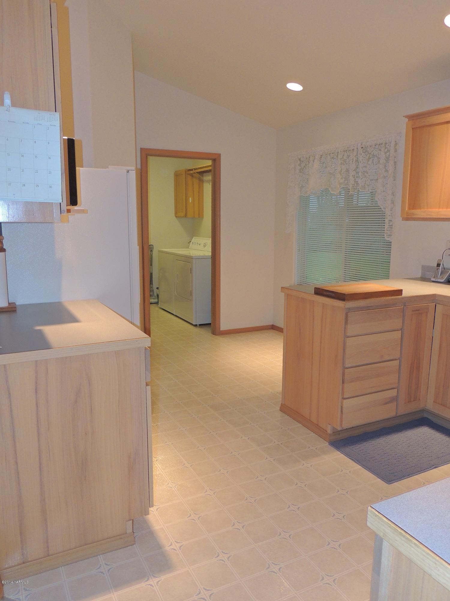 270 Red Tail Road Yakima, WA 98908 - Photo 6 of 69 270 Redtail Rd (35)