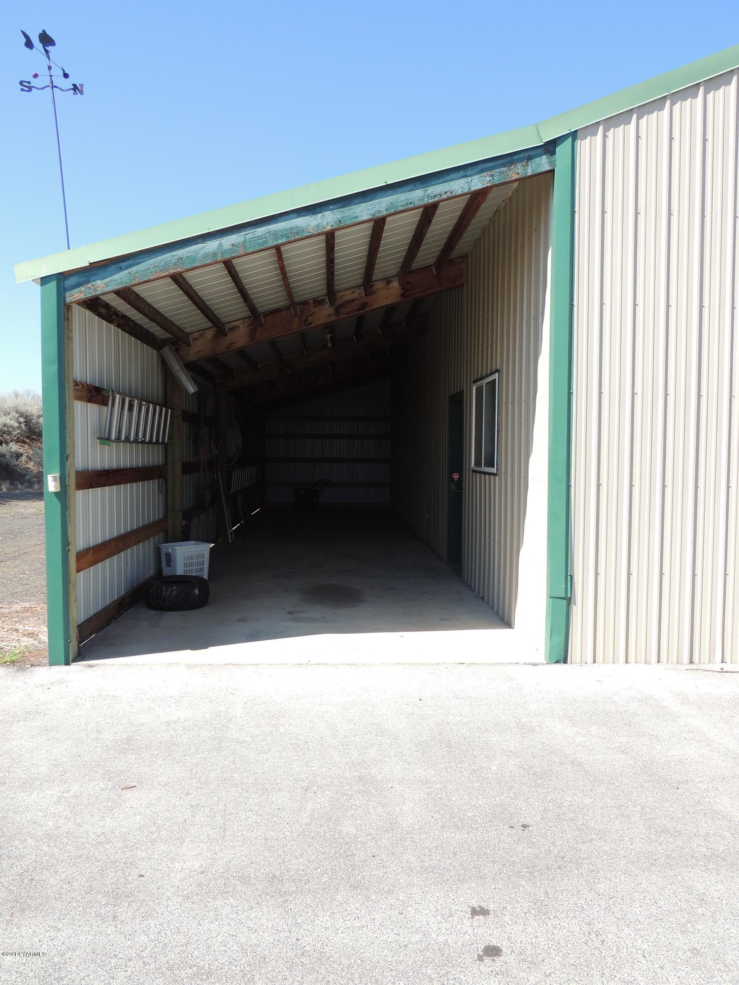 270 Red Tail Road Yakima, WA 98908 - Photo 54 of 69 a view of entryway
