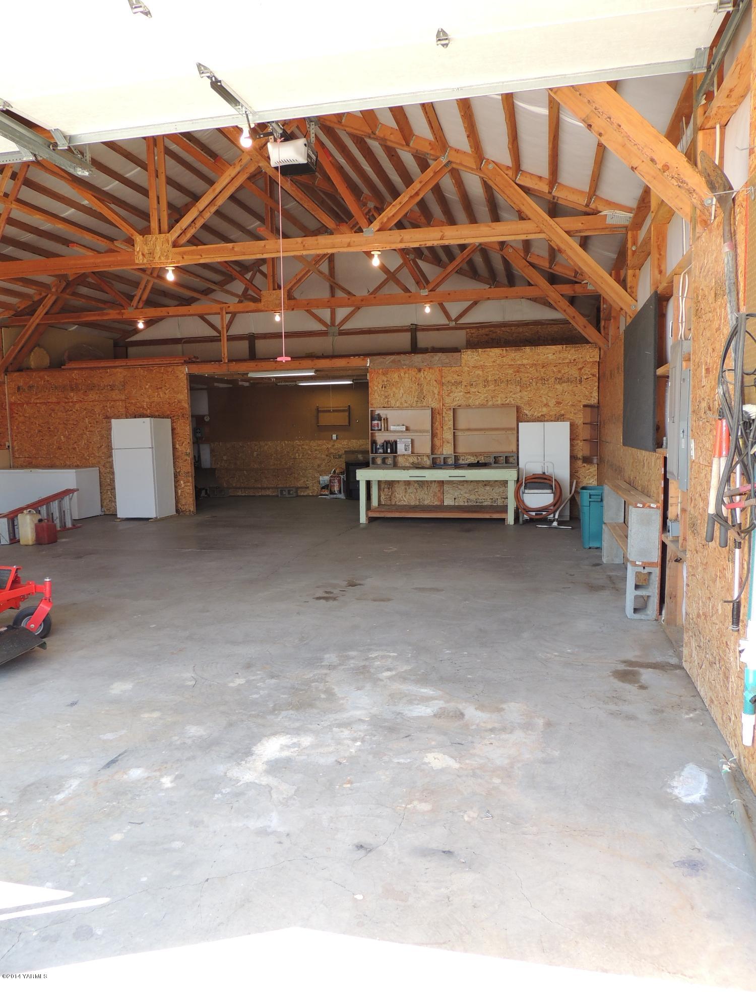 270 Red Tail Road Yakima, WA 98908 - Photo 59 of 69 270 Redtail ourside and shop pics (14)