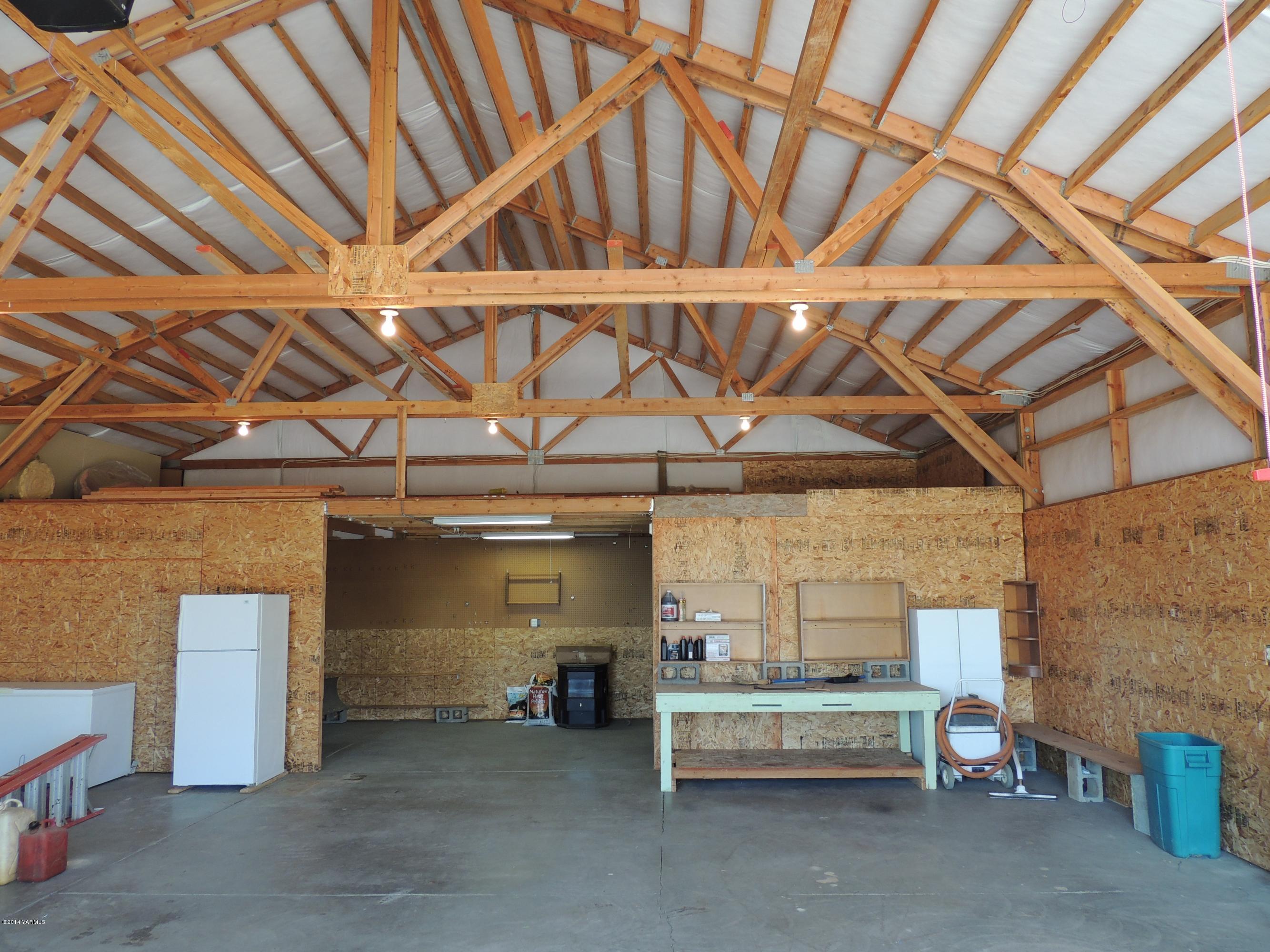 270 Red Tail Road Yakima, WA 98908 - Photo 63 of 69 270 Redtail ourside and shop pics (18)