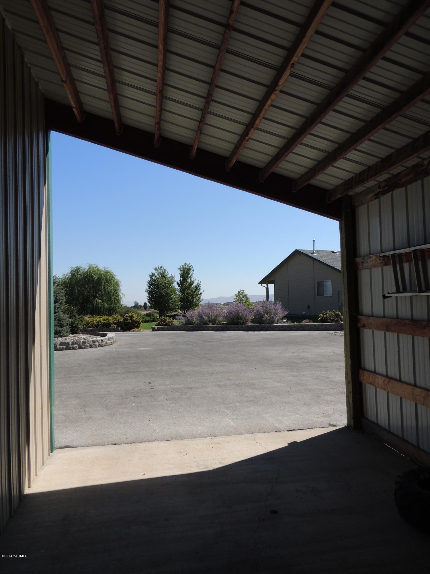 270 Red Tail Road Yakima, WA 98908 - Photo 65 of 69 270 Redtail ourside and shop pics (20)