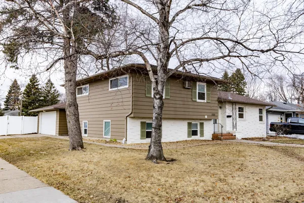 $250,000 | 1721 16th Street South, Moorhead, MN 56560