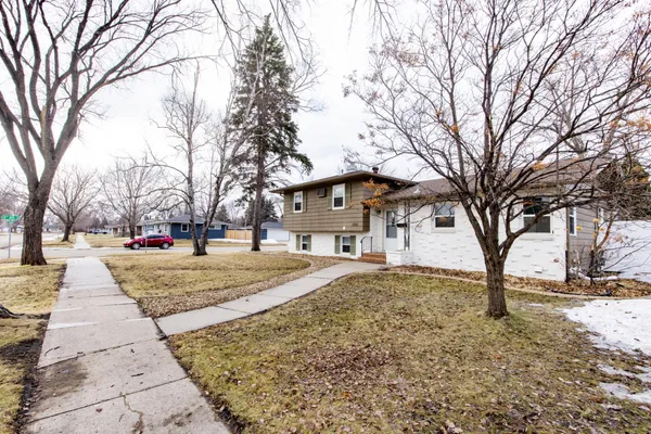 $250,000 | 1721 16th Street South, Moorhead, MN 56560