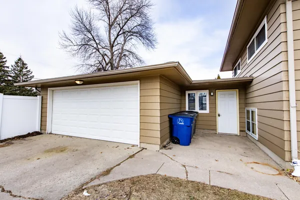 $250,000 | 1721 16th Street South, Moorhead, MN 56560