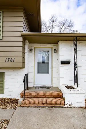 $250,000 | 1721 16th Street South, Moorhead, MN 56560