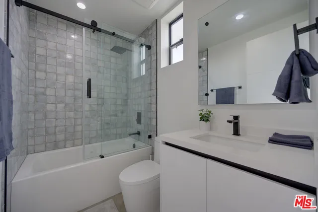 $5,995 | 4422 South Riley Drive, Los Angeles, CA 90066