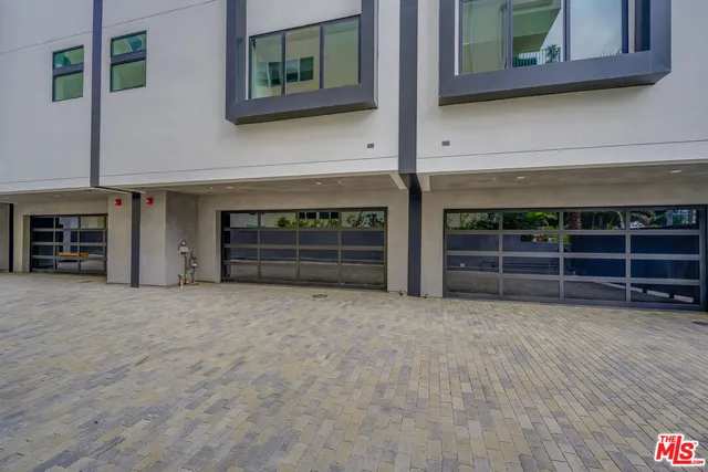 $5,995 | 4422 South Riley Drive, Los Angeles, CA 90066