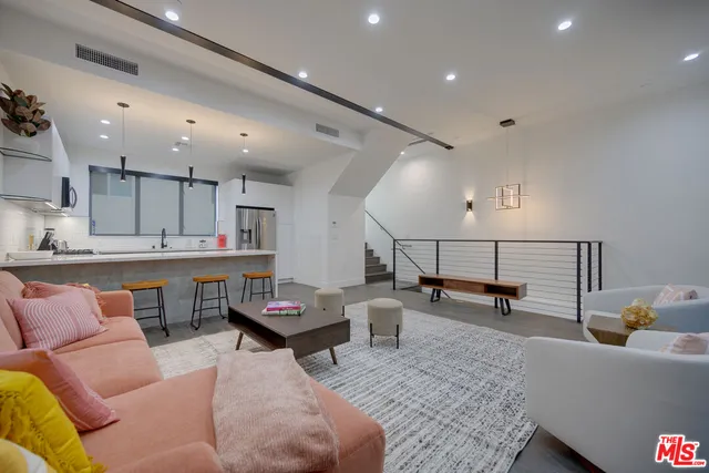 $5,995 | 4422 South Riley Drive, Los Angeles, CA 90066