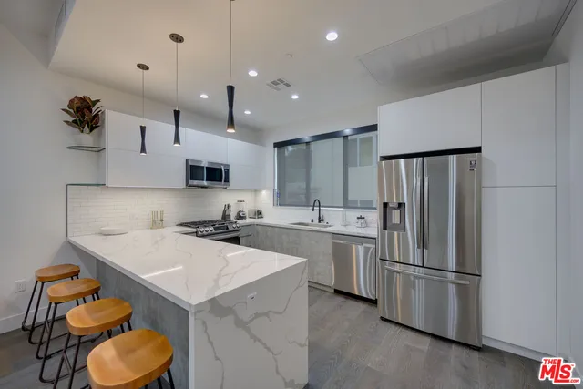 $5,995 | 4422 South Riley Drive, Los Angeles, CA 90066