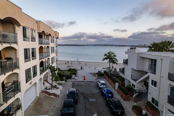 $999,000 | 4007 Everts Street, Unit 4D, San Diego, CA 92109