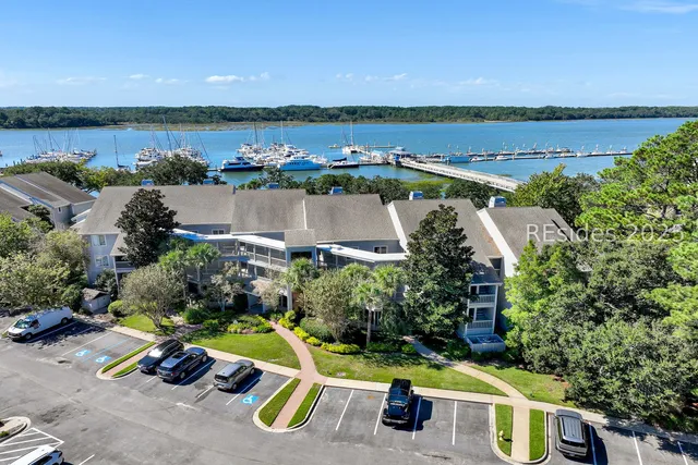 $695,000 | 73 Skull Creek Drive, Unit 117, Hilton Head Island, SC 29926