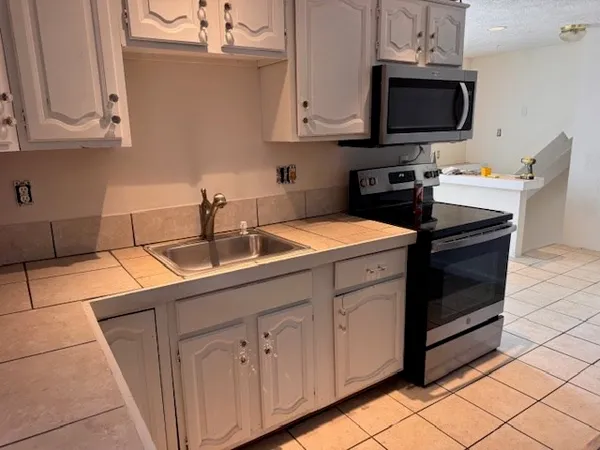 $2,800 | 14 Dane Street, Unit 3, Everett, MA 02149